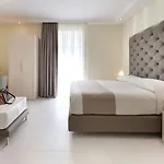 B&B Palazzo Tritone & Abagnale 4*