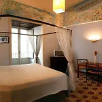 Palazzo Tritone & Abagnale B&B 4*