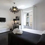 Palazzo Tritone & Abagnale B&B