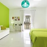 Palazzo Tritone & Abagnale B&B