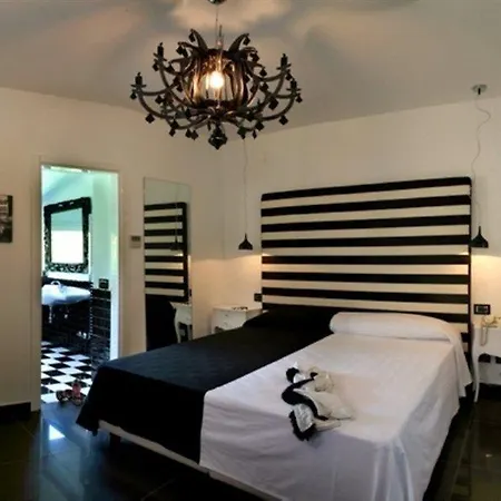 Palazzo Tritone & Abagnale B&B