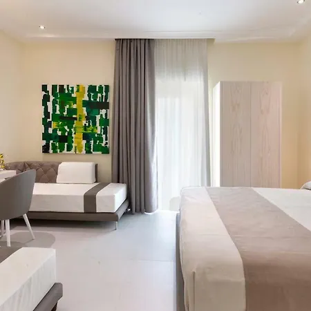 B&B Palazzo Tritone & Abagnale 4*