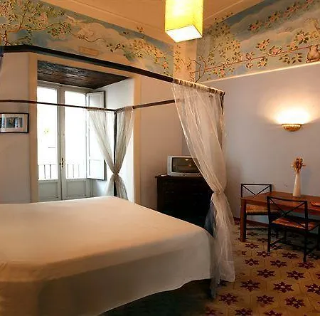 Palazzo Tritone & Abagnale Panzió 4*