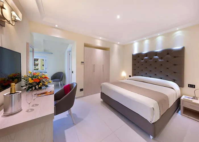 Palazzo Tritone & Abagnale Bed and Breakfast 4*