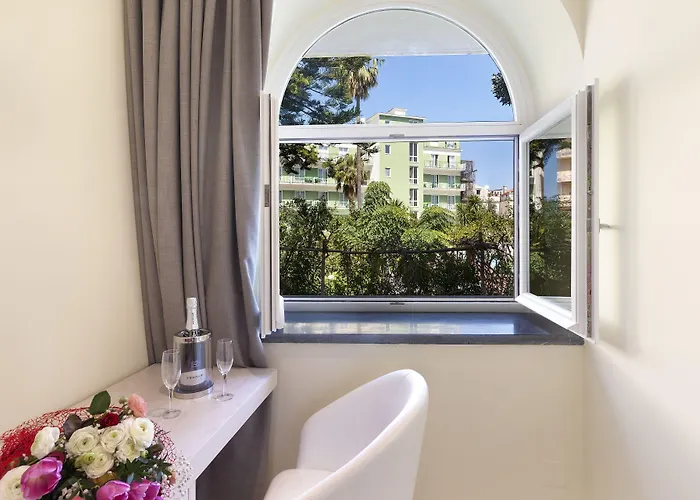 Palazzo Tritone & Abagnale Bed and Breakfast